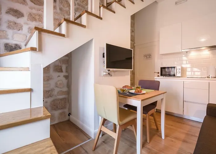 The Saint Blaise Swanky Collection アパート